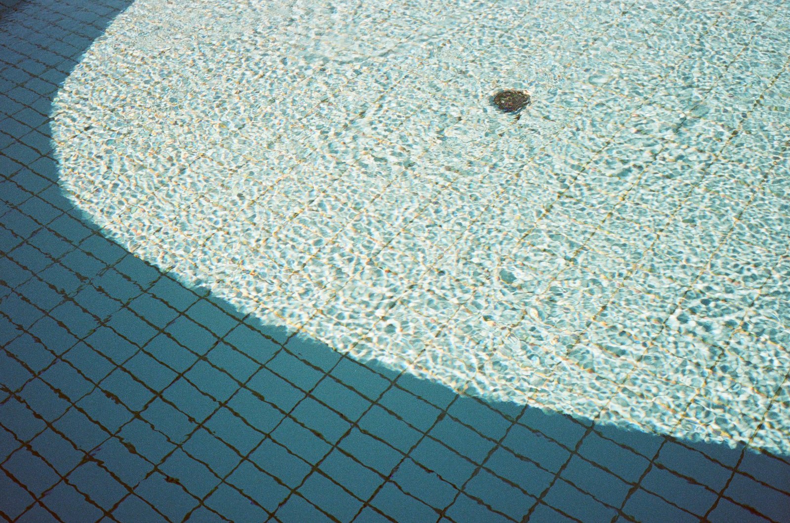 Professional Swimming Pool Tile Installation Services