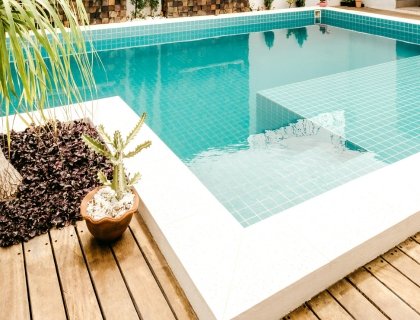 Warum sollten Sie sich bei der Verlegung Ihrer Schwimmbadfliesen in der Schweiz für Plattenleger Pro entscheiden?